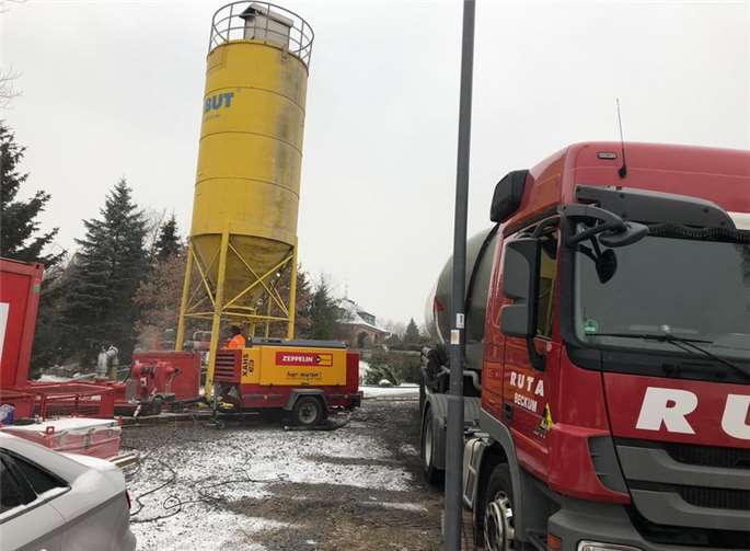 Die Verfüllungsarbeiten sind im vollen Gange. SGD Nord