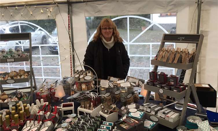 Die Verkaufsstände ließen keine Wünsche offen, von selbstgemachten Gegenständen, Dekoartikel und vielem mehr viel die Auswahl schwer. privat