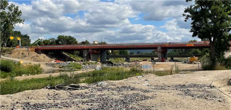 Die Verkehrssicherung wird komplett zurückgebaut. Foto: ROB