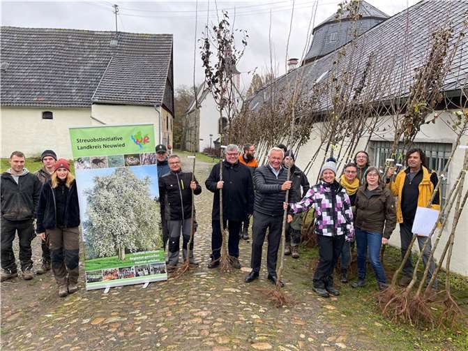 Die Verteilaktion fand - wie immer - in Rommersdorf statt, der Keimzelle des Obstbaus im Neuwieder Becken.Foto: Kreisverwaltung Neuwied