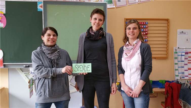 Die Vertreter der Grundschule Niederfell konnten sich über eine große Spendensumme freuen.privat