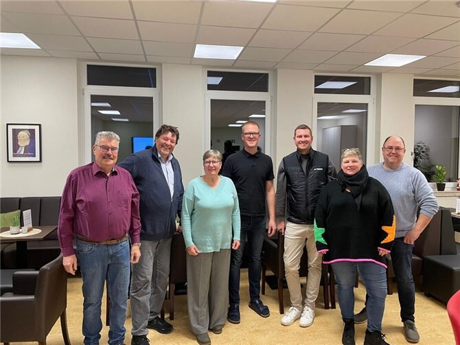 Die Vertreter der SPD sowie Pfarrer André Beetschen und Karin Stein von der evangelischen Gemeinde. Foto: privat