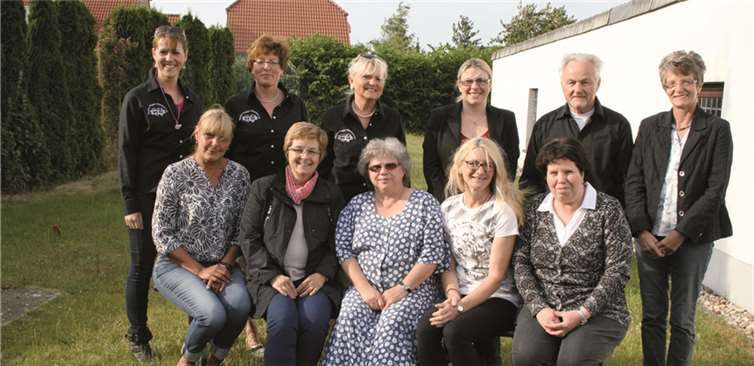 Die Vertreter der TGO freuen sich mit den Spendenempfängern. „Etwas geben zu können ist fast noch schöner, als etwas zu bekommen“, findet Vorsitzender Jochem Flink. privat