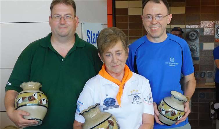 Die Vertreter der drei Siegervereine (v.l.) WV Alt-Hürth,WV Dietkirchen, WV „Schnelle Füße“ Koblenz.