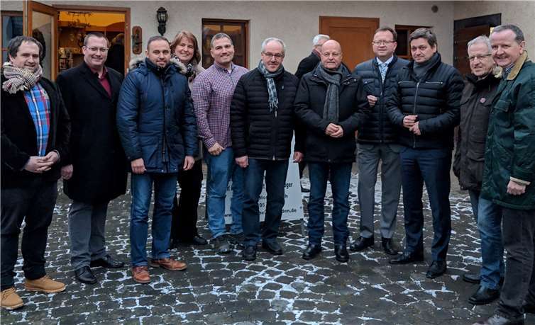 Die Vertreter der örtlichen CDU bei der Kreisbereisung von Christian Baldauf (3.v.re.) in Lehmen.Quelle: CDU Rhein-Mosel