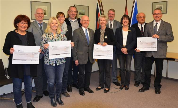 Die Vertreter der vier gemeinnützigen Einrichtungen freuten sich, mit einer Spende unterstützt zu werden.Privat