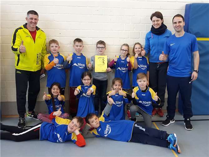 Die Vielseitigkeitswettkämpfer der zweiten Klasse der Grundschule Weißenthurm errangen mit ihren Trainern die Kreismeisterschaft.Foto: privat