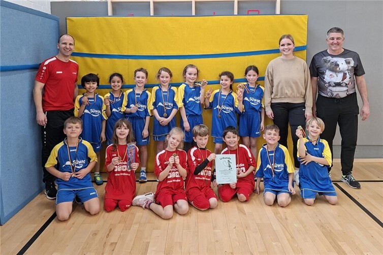 Die Vielseitigkeitswettkampf-Schulmannschaft.