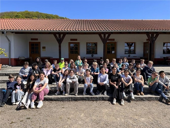 Die Vierklässler entdecken die Römerwelt.  Fotos: Grundschule Rheinbrohl