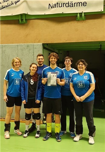 Die Volleyball-Mixedmannschaft des TV Vallendar.  Foto: privat