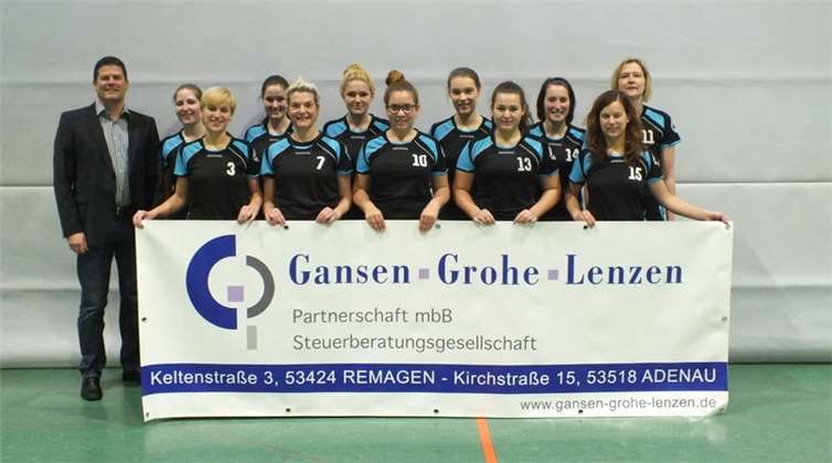 Die Volleyballdamen des TuWi-Adenau haben bis jetzt alle elf Spiele und alle 33 Sätze gewonnen.  Picasa