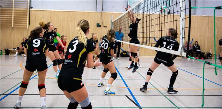 Die Volleyballerinnen des SV Wachtberg entschieden alle drei Sätze für sich. Fotos: Ruben Schäfer