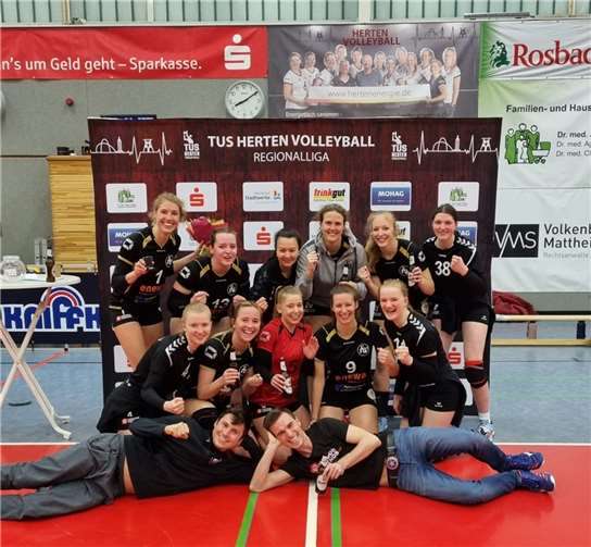 Die Volleyballerinnen des SV Wachtberg feierten ihren Sieg. Quelle: SV Wachtberg