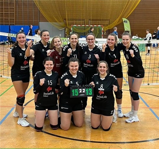 Die Volleyballerinnen freuen sich über die hart erkämpften zwei Punkte.  Foto: VfL