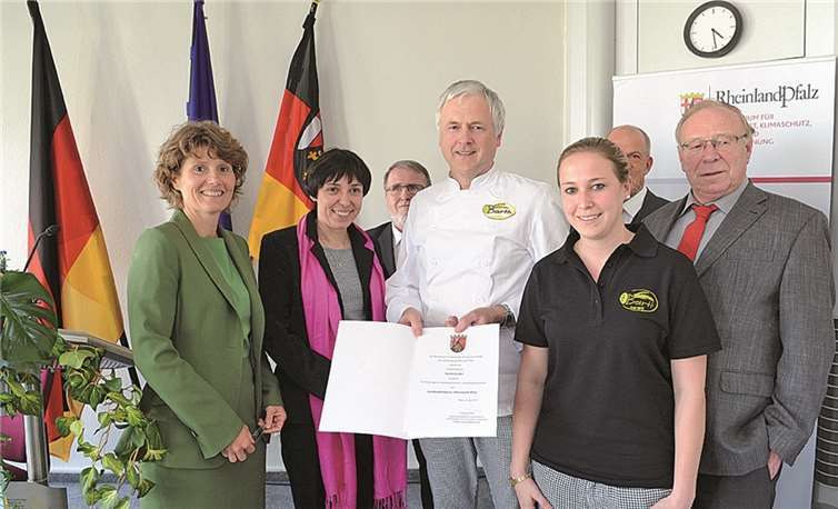 Die Vollkornbäckerei Barth GmbH aus Niederfell wurde mit dem Landesehrenpreis des Bäckerhandwerks ausgezeichnet.Wirtschaftsministerium RLP