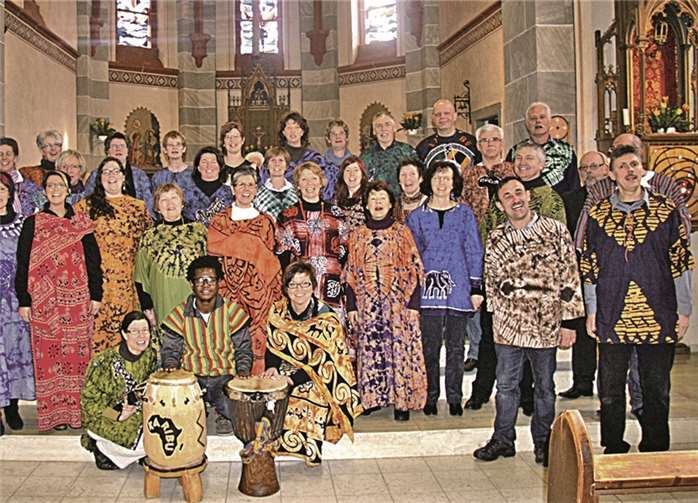 Die Vorabendmesse zum Weltmissionstag wird durch den „Afrikachor“ aus Pantenburg unterstützt.privat