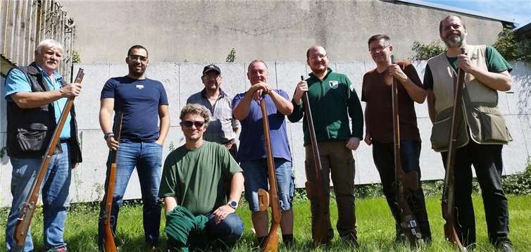 Historisches Pulverdampfen in Hausen  Die Vorderladergruppe des Schützenvereins Mayen-Hausen hatte zum Schießwettbewerb „Tilly Wallenstein“ eingeladen.  Foto: Wilfried Rücker