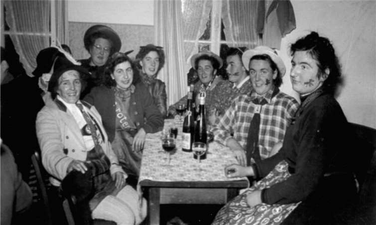 Die Vorgängerinnen legten den Grundstein und Anna Dreyer und Mia Cossmann führten gemeinsam mit Hedwig Reuter, Anna Fuhrmann und Annemie Schmitz viele Jahre, die 45 Frauen zählende Truppe an. privat