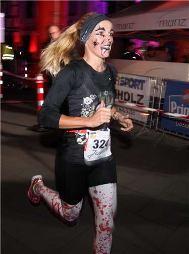 Die Vorjahressiegerin über 10 km, Judith Wirth vom Team Five Star Fitness Koblenz. münz sportkonzept