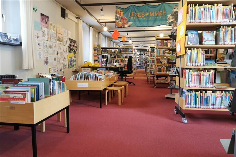 Die Vorlesestunde in der Stadtbibliothek startet wieder.