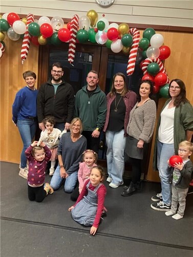 Die Vorlesewoche in der Kita Regenbogenland in Bell war ein großes Gemeinschaftswerk von den Mitarbeiterinnen, den Eltern, dem Förderverein, den Sponsoren und nicht zuletzt von den Vorleserinnen und Vorlesern.  Fotos: Eva Luxem