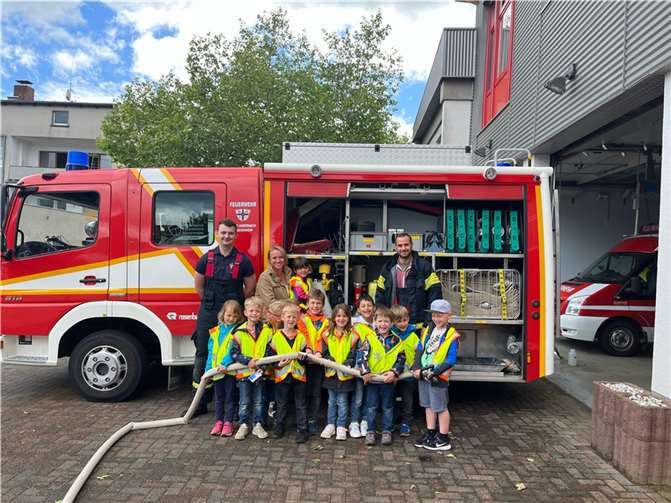 Die Vorschulkinder der Kita „Eich- Hörnchen“ besuchten die Feuerwache in Eich. Foto: privat