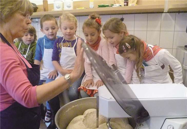 Die Vorschulkinder der Kita Unkelbach erlebten einen ereignisreichen Vormittag im „Backes“. privat