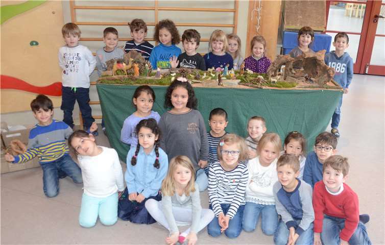 Die Vorschulkinder des Blandine-Merten-Hauses gestalten eine eigene Weihnachtskrippe. Foto: Stefan Ibs