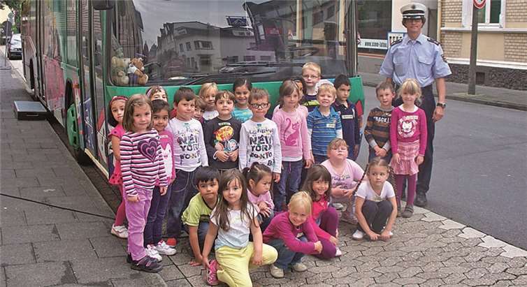 Die Vorschulkinder erlebten einen spannenden und informativen Tag mit der Polizeipuppenbühne. privat