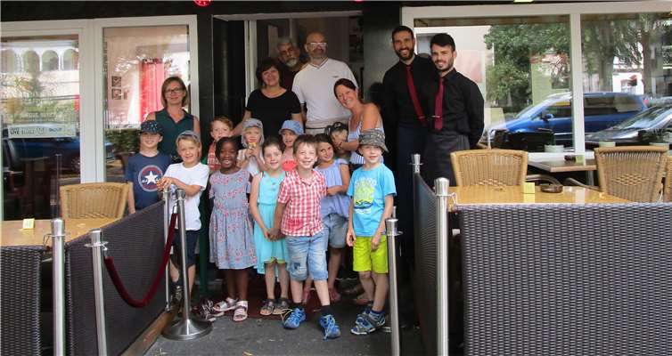 Die Vorschulkinder zeigten stolz, was sie über Tischsitten gelernt haben.privat