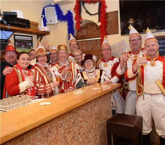 Die Vorsitzende der Gro-Rhei-Ka, Astrid Faßbender (links), und ihre Mitstreiter hatten viel Spaß.Foto: EICH