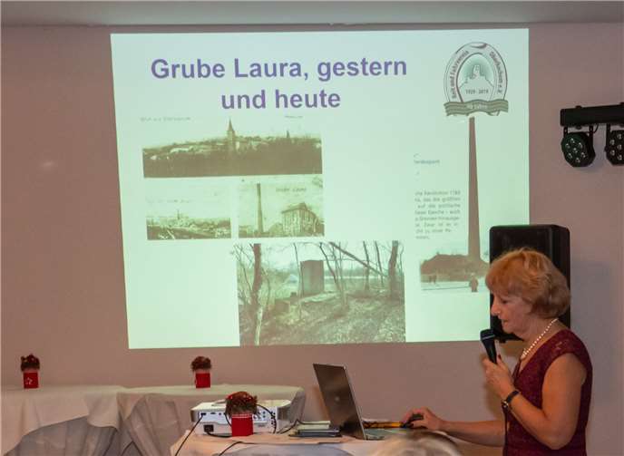 Die Vorsitzende erinnerte an die Sprengung des Schlots aus Bergwerkszeiten auf dem Gelände.