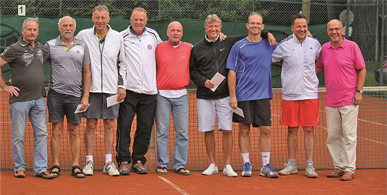 Die Vorsitzenden Josef Wiemer (links) und Hans Dieter Hanitzsch nahmen die Siegerehrung vor.privat