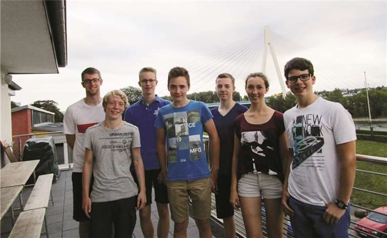 Die Vorstandsmitglieder Sebastian Sterr, Jan Claessen, Benedikt Witte, Paul Lessing, Marius Grzembke, Leonie Grzembke und Niklas Rink (v.l.).  Privat