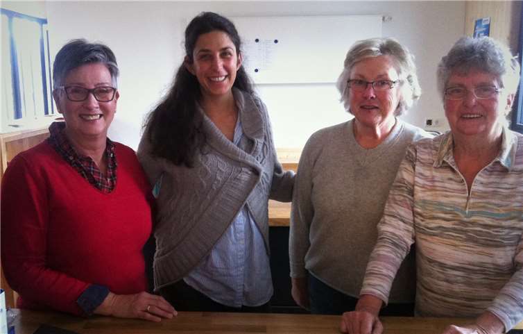 Die Vorstandsmitglieder des Heimatvereins hatten eine Brotzeit für die Sammler vorbereitet.