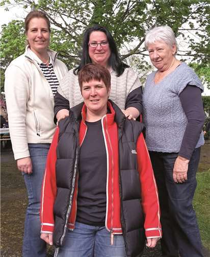 Die Vorstandsmitglieder des Jugendfördervereins Villip e.V.: vorne: Maren Krüger-Moll; hinten v.l. Conny Hartmann, Gabi Höhne, Uschi Hahn.privat