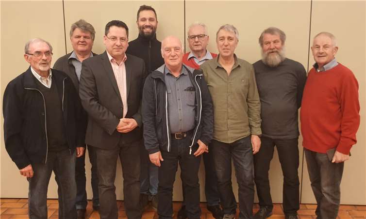 Die Vorstandsmitglieder (v.l.): Erwin Kern, Peter Heuboth, Sascha Fiedler, Rafael Haro y Wilberg, Karl-Fred Weiler, Norbert Poveleit, Willi Bresgen, Heinz Nink, Leo Evers. Foto: Bürgergemeinschaft Pro Heimbach-Weis e.V.