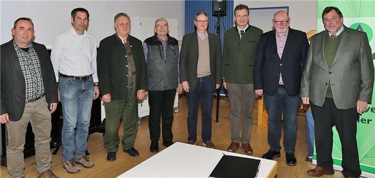 Die Vorstandswahlen des Waldbauvereins Ahrweiler bestätigten einstimmig den bisherigen Vorsitzenden Albrecht Freiherr von Boeselager und den stellvertretenden Vorsitzenden Dr. Christoph Abs.Werner Dreschers
