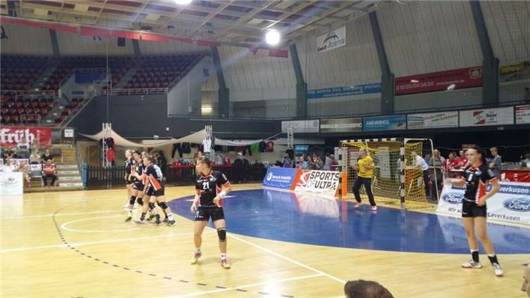 Die Vulkan-Ladies beim Testspiel gegen Bayer 04 Leverkusen. Foto: privat