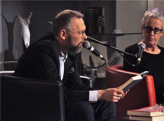 Die WDR-Sprecher Martin Groß und Regina Münch gehören zum Stammpersonal der BücherStimmen.Foto: privat