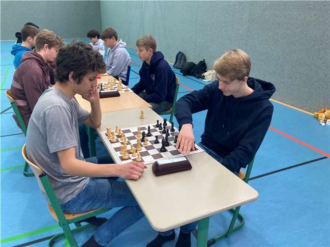 Die WK II-Mannschaft vom St. Joseph-Gymnasium in ihrem ersten Spiel gegen das CJD Königswinter.