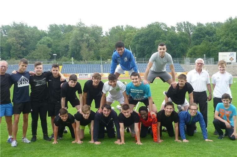 Die WK III Mannschaft (Regionalmeister) und WK II Mannschaftzusammen mit dem Trainerteam Reif. (5. Platz) mit Jonathan Kreller,Ghazi Ali, Daut Krasnici, Nils Weihmann, Fadel Jarros, Joshua Weiß, Fabian Bulmann und Nico Schnapp.privat