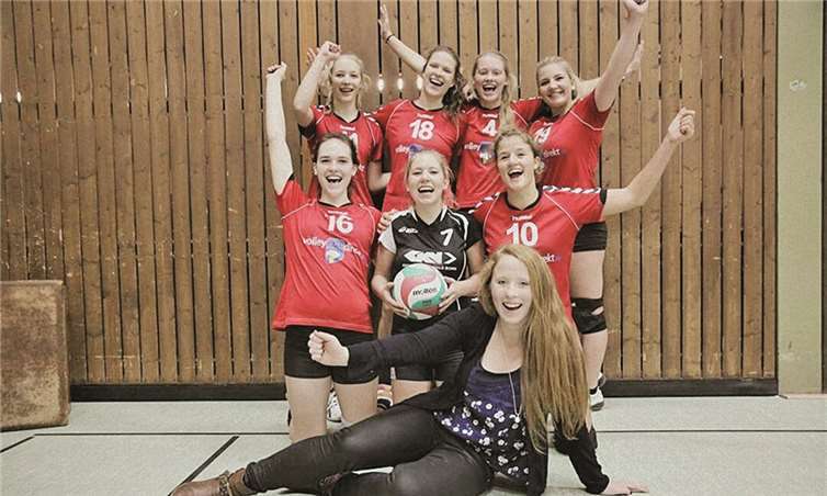 Die Wachtberger Mädels freuen sich über den Sieg des Kreispokals. privat