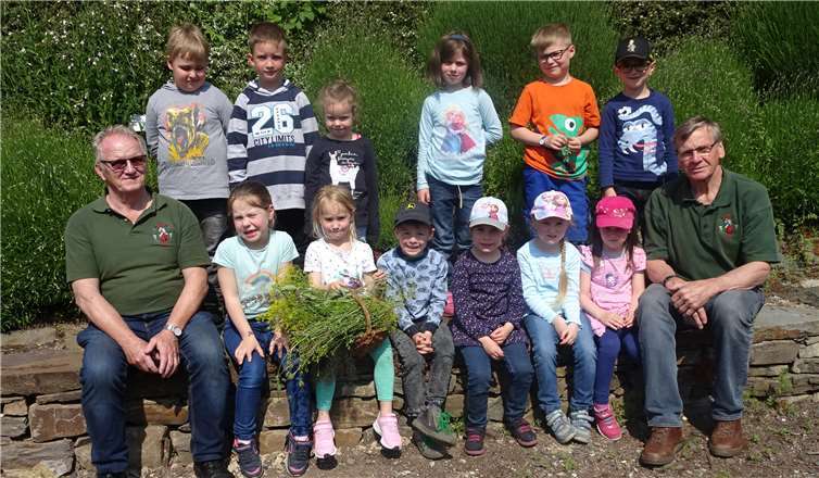 Die „Wackelzähne“ mit Razejunge im Würzlaygarten.Foto: privat