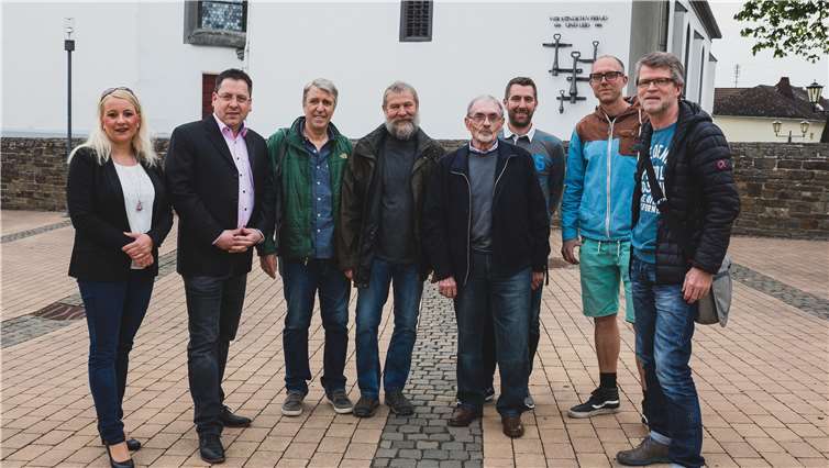 Die Wählergruppe Nink (von links) Daniela Fiedler, Sascha Fiedler, Willi Bresgen, Heinz Nink, Erwin Kern, Michael Nink, Boris Fier, Ralph Jäger.. Foto: Wählergruppe Nink