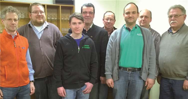 Die Wählergruppe Schäfer nominierte ihre Kandidaten für die Gemeinderatswahl. Jens Schäfer (2. v. l.) führt die Liste an.privat