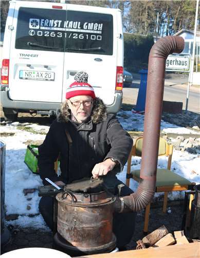 Die Waffeln aus dem historischen Waffeleisen schmecken besonders gut.