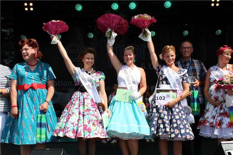 Die Wahl zur „Miss Petticoat“ gewann Nina Vesper aus Schwelm (Mitte).