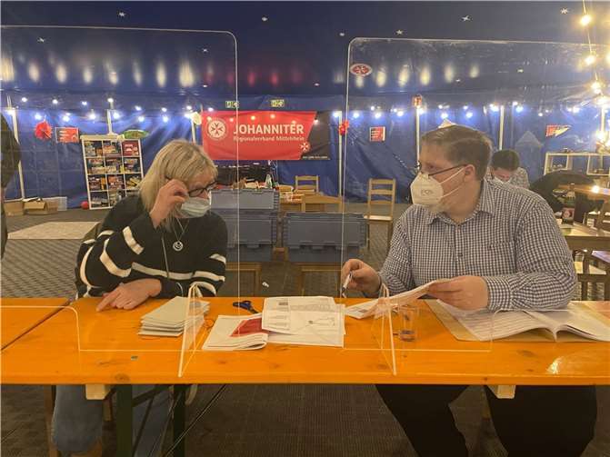 Die Wahlhelfer in Dernau haben viel zu tun.