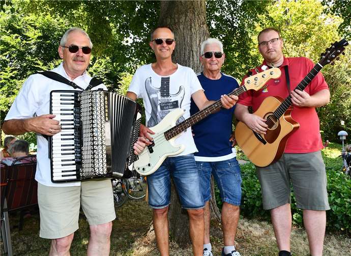 Die Waldorfer Gruppe „Streuobst“ sorgte für musikalische Unterhaltung.